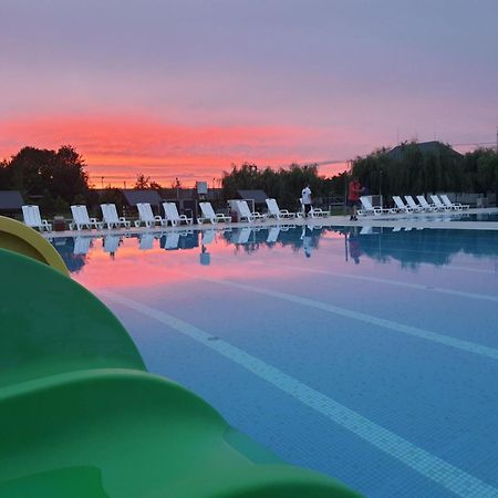 Tulipan Hotel Aquapark Vyshkove Luaran gambar