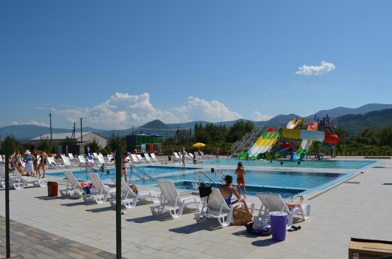 Tulipan Hotel Aquapark Vyshkove Luaran gambar