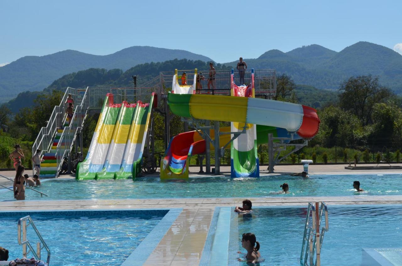 Tulipan Hotel Aquapark Vyshkove Luaran gambar
